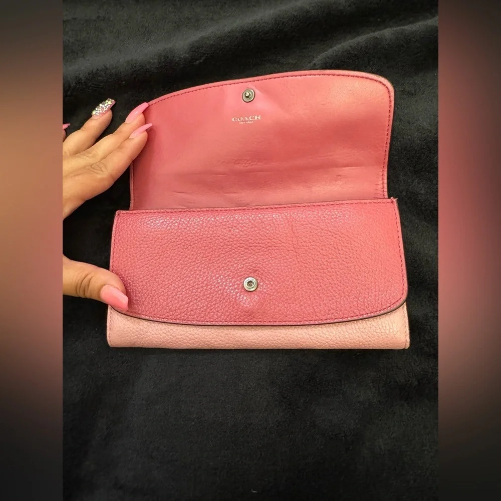 Coach Pink 2 toned Women's wallet - Picture 3 of 10
